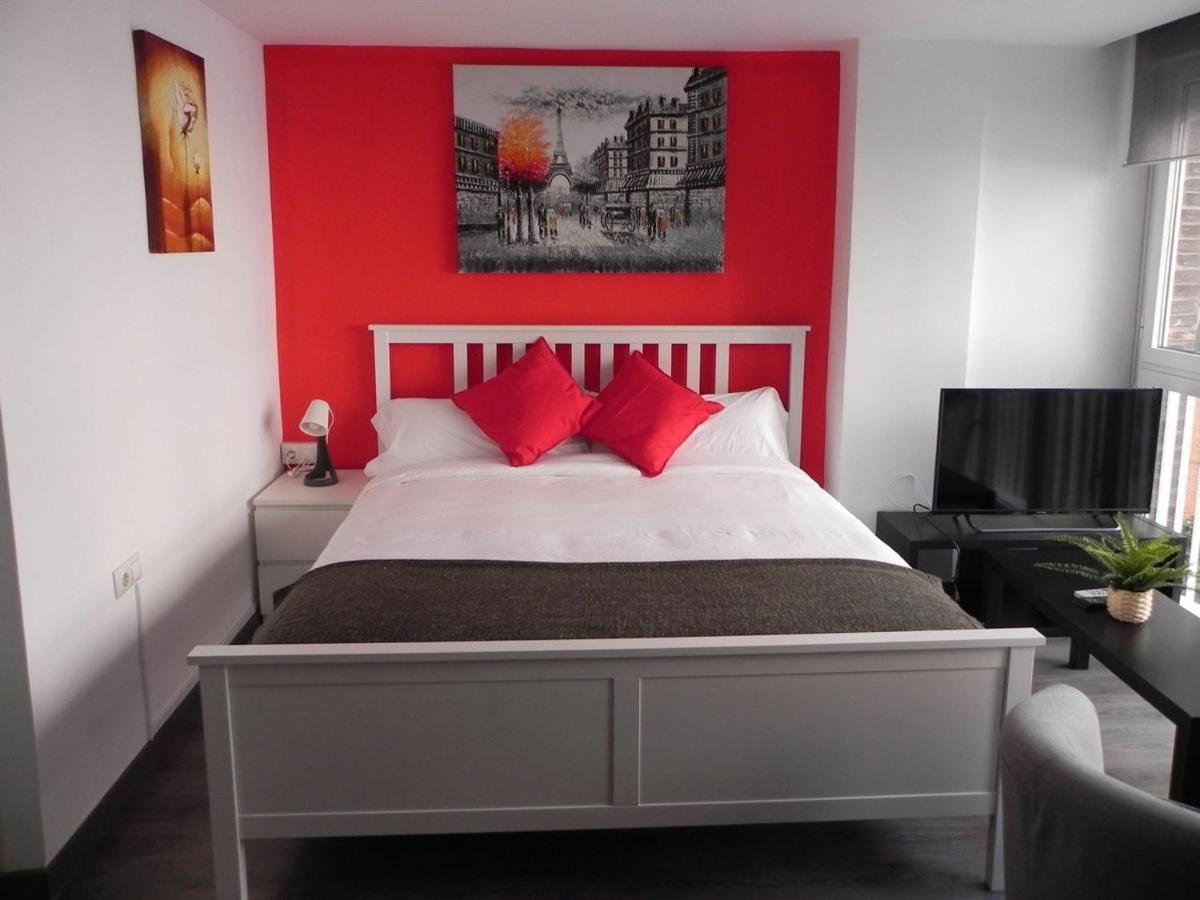 Holidays2malaga Reyna Manescau Apartments- Zona Huelin & 450 Mts De La Playa Malaga